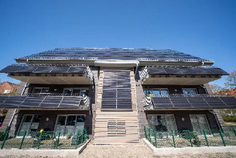 Nahezu autarkes Mehrfamilienhaus